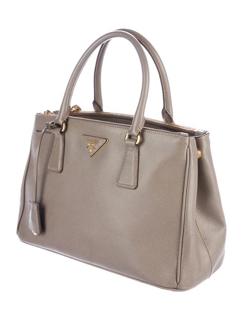 prada saffiano lux tote price in italy|Prada saffiano lux tote small.